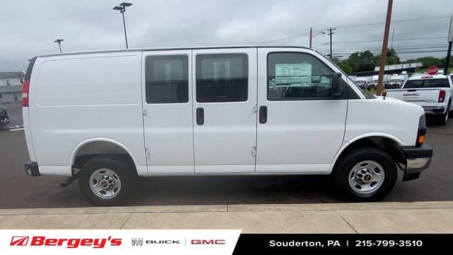 2025 GMC Savana Cargo Work Van - Photo 10