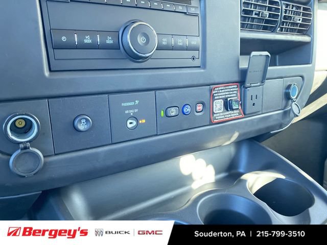 2025 GMC Savana Cargo Work Van - Photo 37