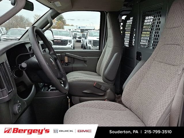 2025 GMC Savana Cargo Work Van - Photo 12