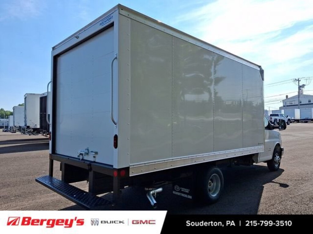 New 2026 GMC Savana Cutaway 4500 2WT Cutaway Van