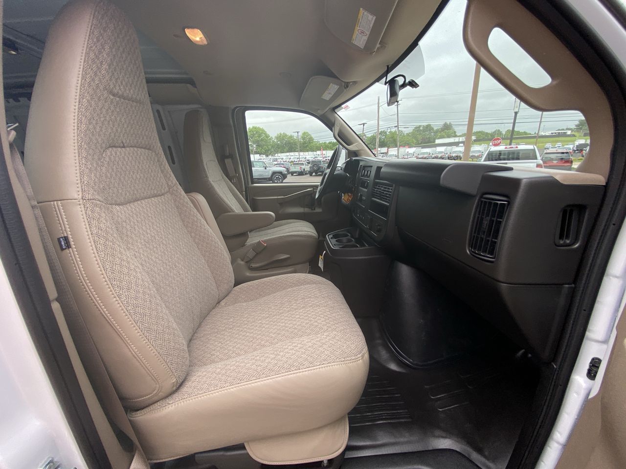 2025 GMC Savana Cargo Work Van - Photo 89
