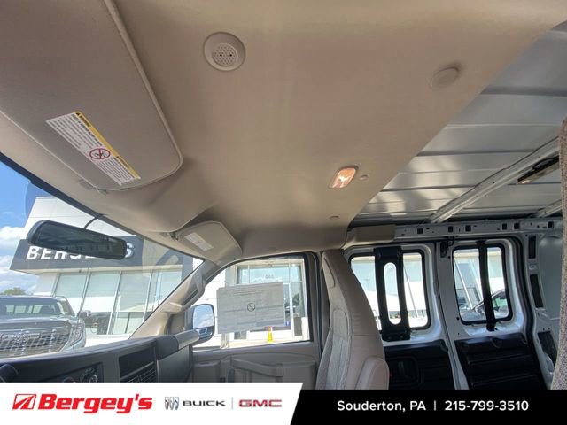 2025 GMC Savana Cargo Work Van - Photo 21