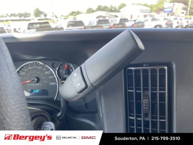 2025 GMC Savana Cargo Work Van - Photo 18