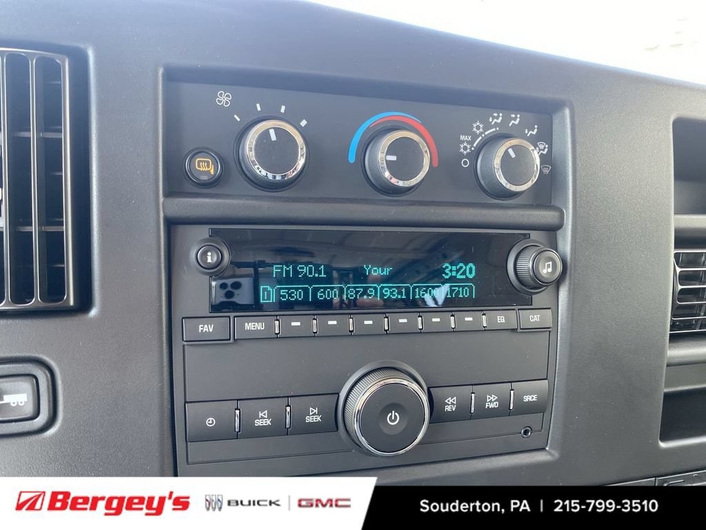 2025 GMC Savana Cargo Work Van - Photo 14