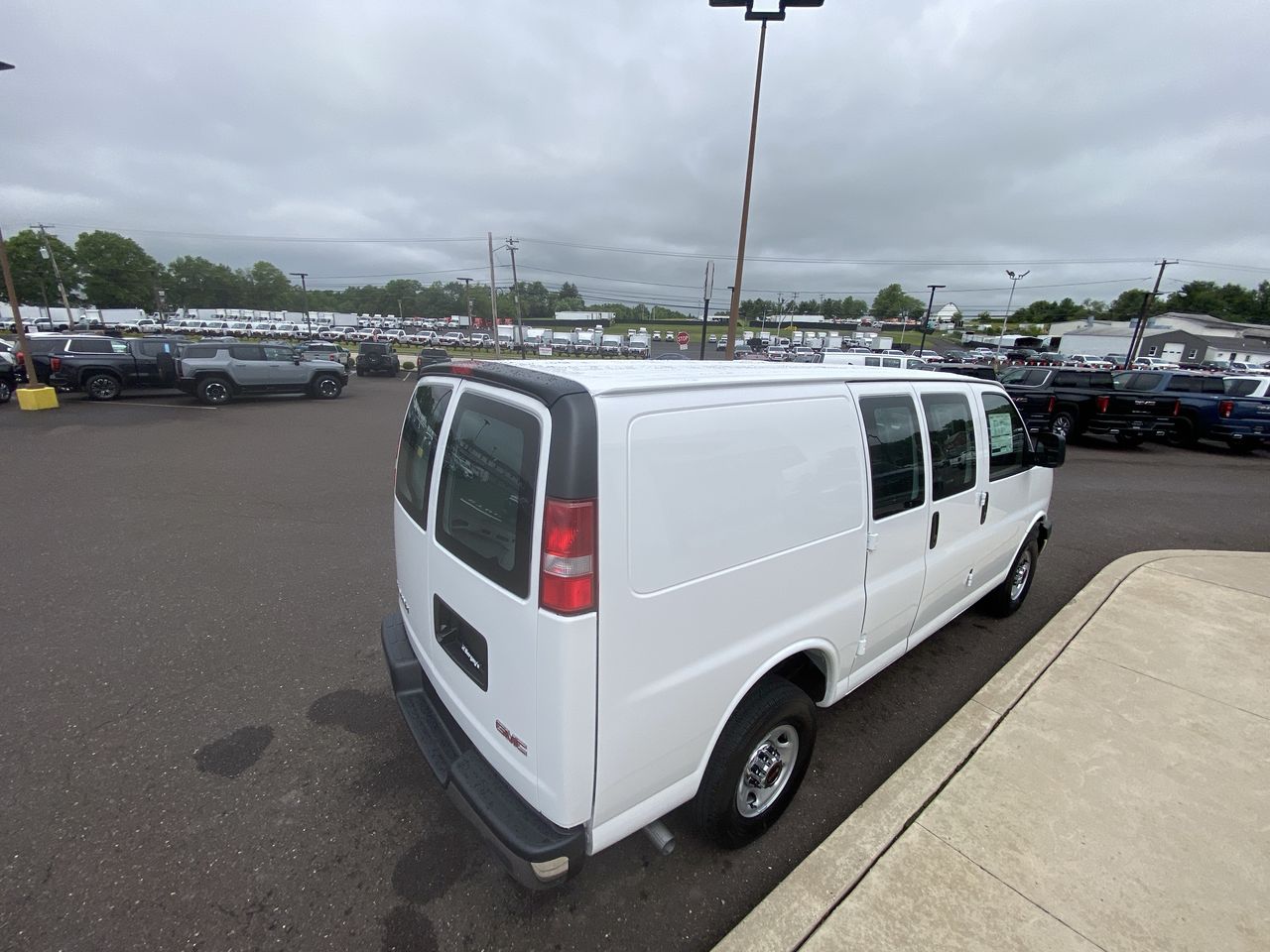 2025 GMC Savana Cargo Work Van - Photo 81