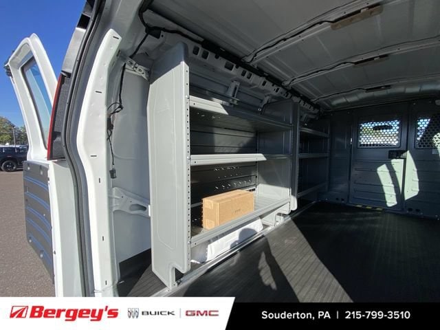 2025 GMC Savana Cargo Work Van - Photo 27