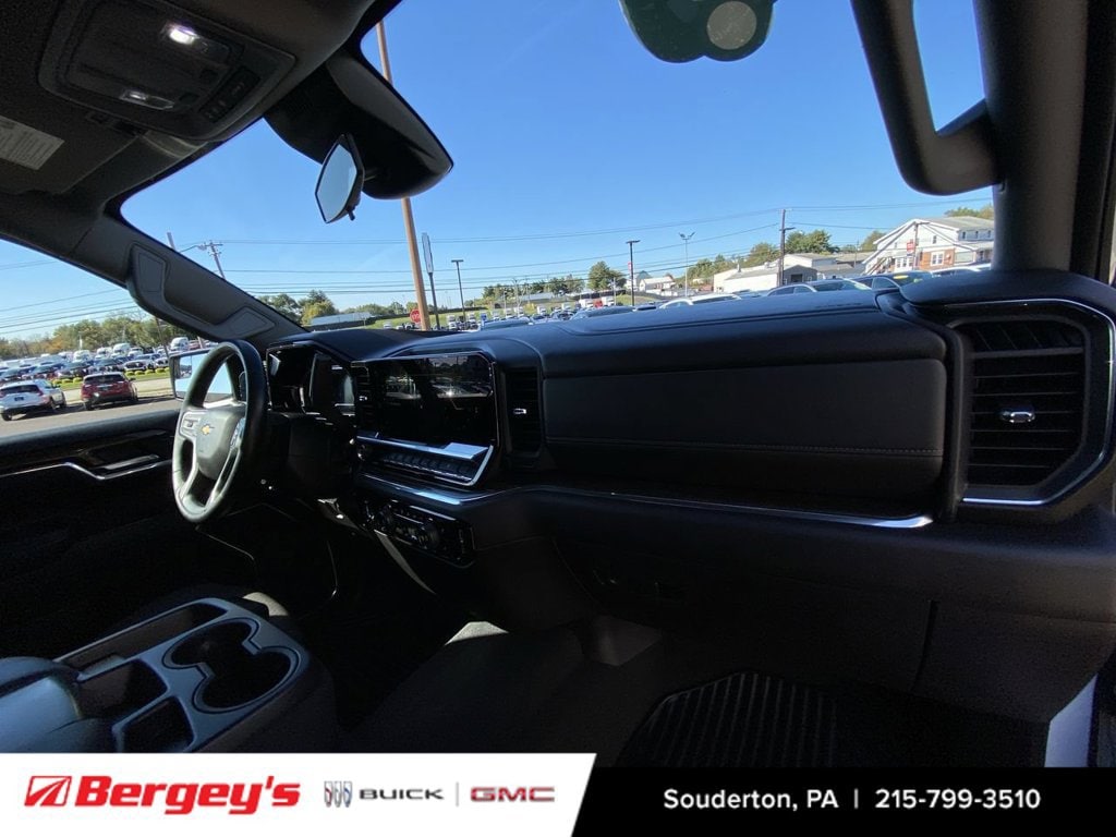 2023 Chevrolet Silverado 1500 LT - Photo 32