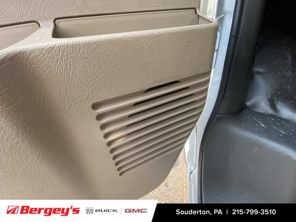 2025 GMC Savana Cargo Work Van - Photo 26
