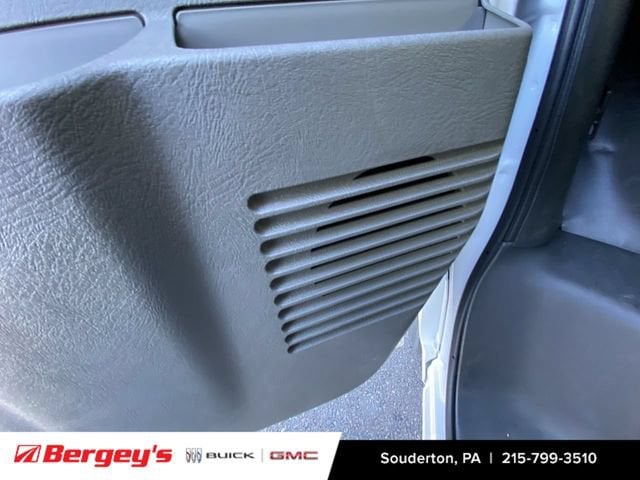 2025 GMC Savana Cargo Work Van - Photo 26