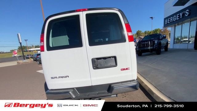 2025 GMC Savana Cargo Work Van - Photo 8