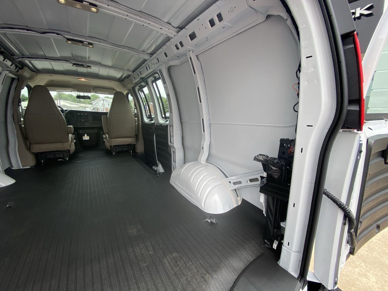 2025 GMC Savana Cargo Work Van - Photo 88
