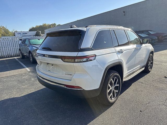 2024 Jeep Grand Cherokee Limited photo 4