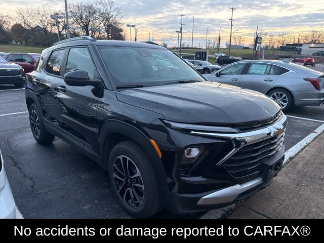 2025 Chevrolet Trailblazer LT photo 3