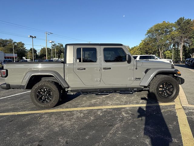 2022 Jeep Gladiator Altitude photo 3