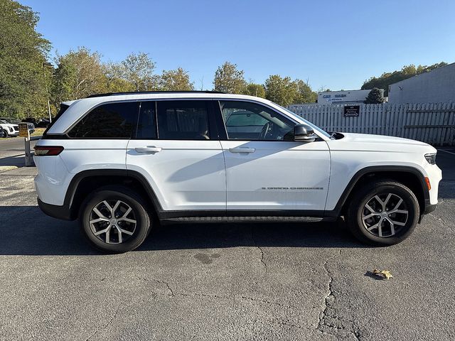 2024 Jeep Grand Cherokee Limited photo 3
