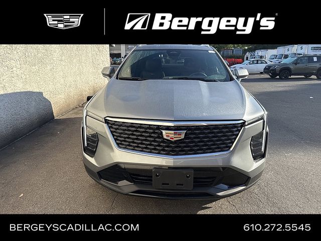 2025 Cadillac XT4 Premium Luxury photo 2