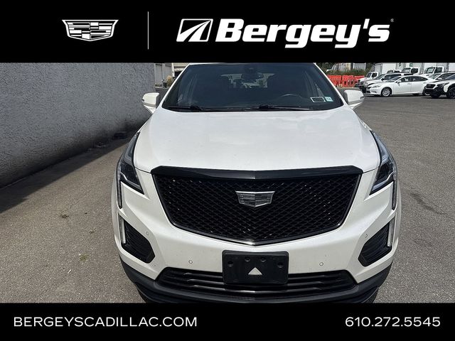 2022 Cadillac XT5 Sport photo 2