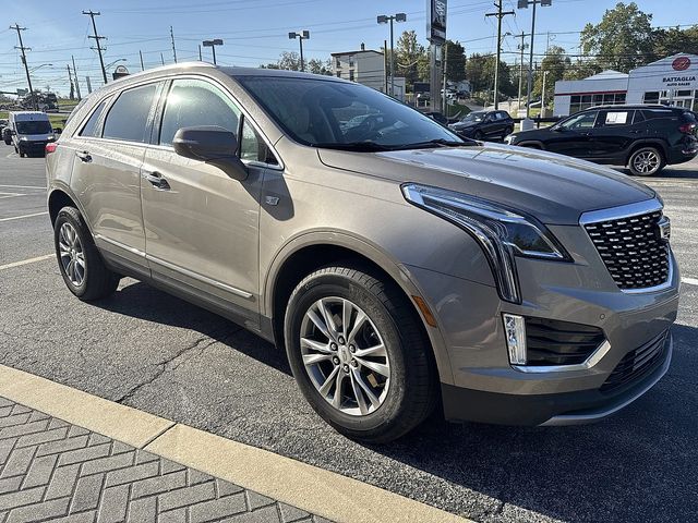 2022 Cadillac XT5 Premium Luxury photo 2