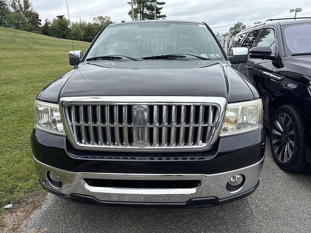 2008 Lincoln Mark LT photo 2