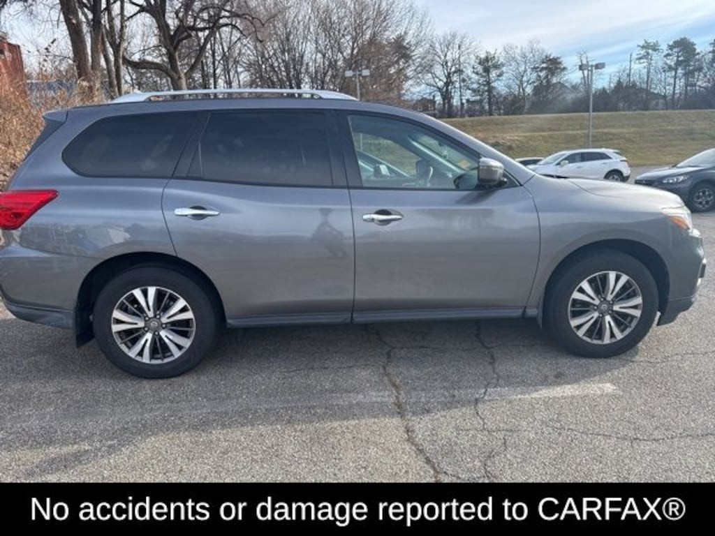 Used 2017 Nissan Pathfinder SV SUV