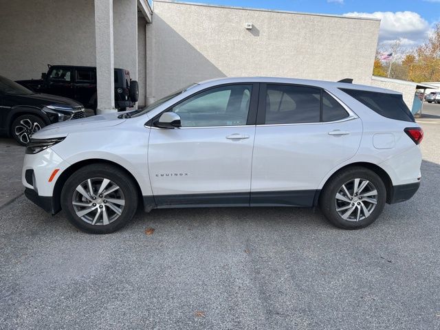 2022 Chevrolet Equinox LT photo 2