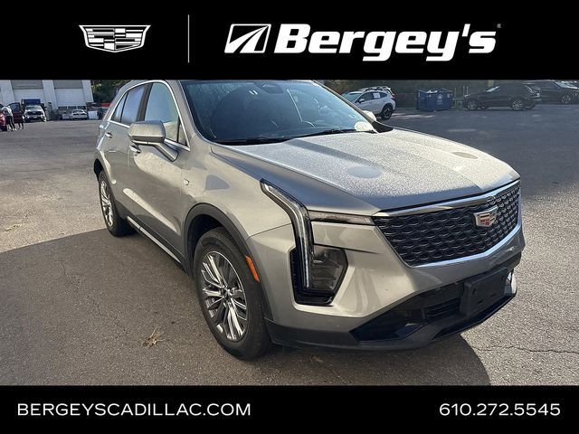 2025 Cadillac XT4 Premium Luxury photo 3