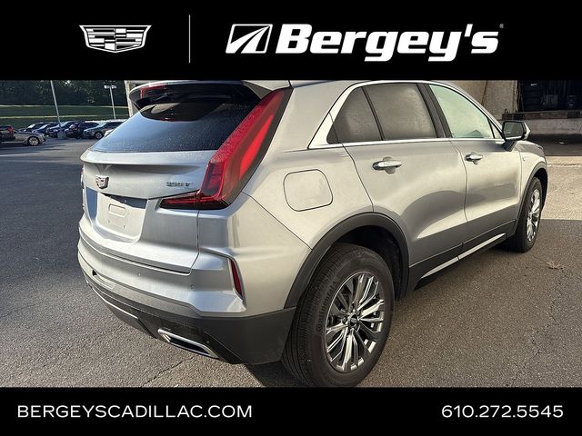 2025 Cadillac XT4 Premium Luxury photo 4