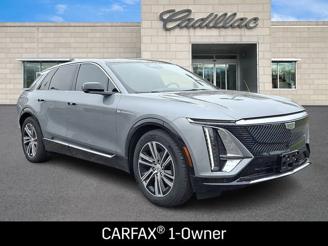 2024 Cadillac Lyriq Luxury photo 2