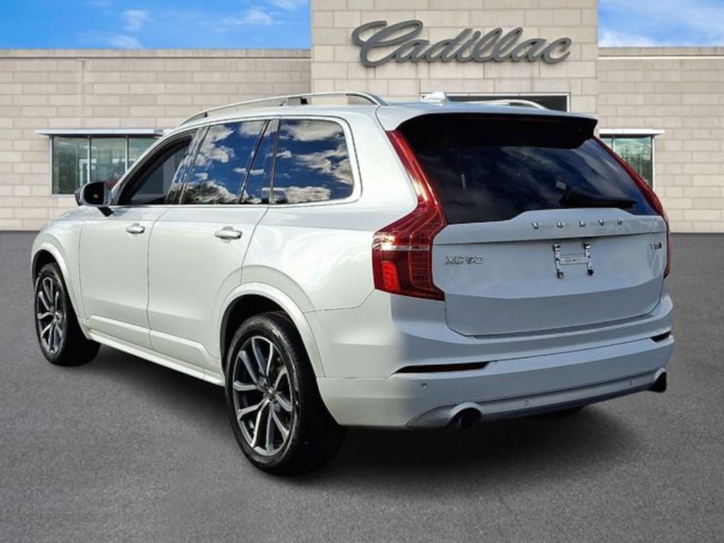 Used 2019 Volvo XC90 T5 Momentum SUV