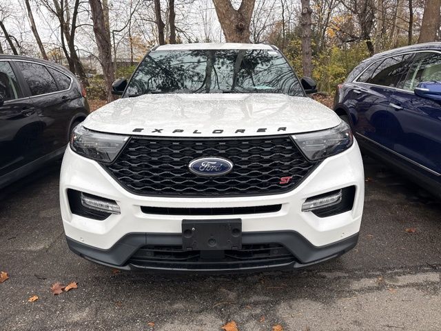 2022 Ford Explorer ST photo 2