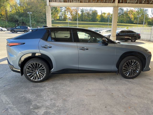 2023 Lexus RZ 450e Premium photo 4