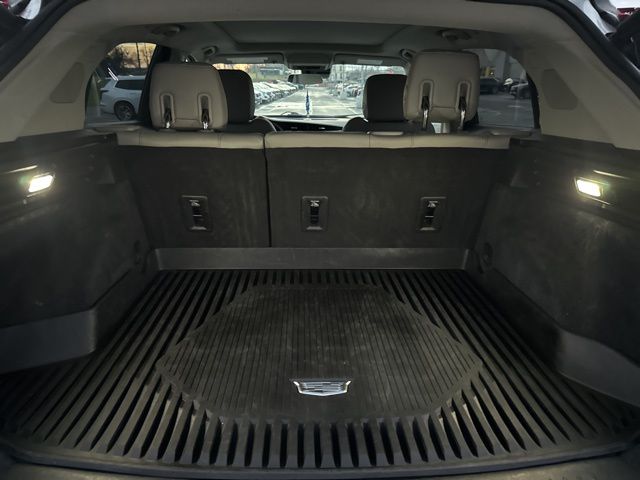 2022 Cadillac XT4 Luxury photo 3