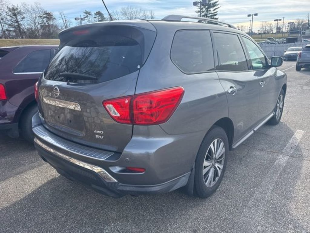 Used 2017 Nissan Pathfinder SV SUV