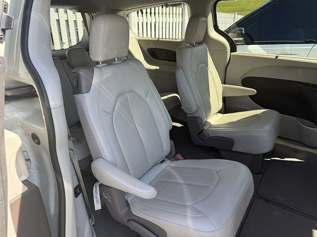 2020 Chrysler Pacifica Touring Plus photo 4