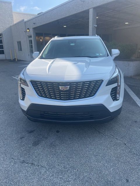 2023 Cadillac XT4 Luxury photo 2