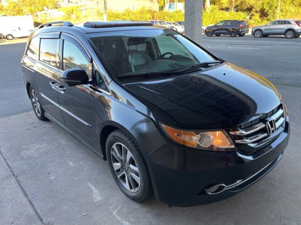 Used 2015 Honda Odyssey  Minivan/Van