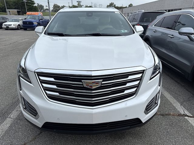 2019 Cadillac XT5 Luxury photo 2
