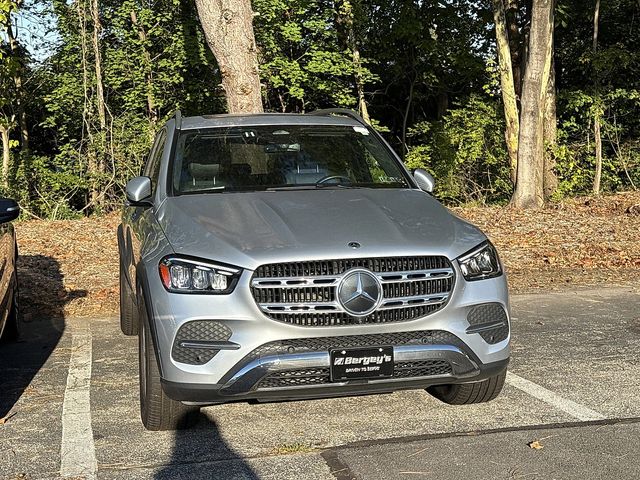2024 Mercedes Benz GLE 450e photo 2