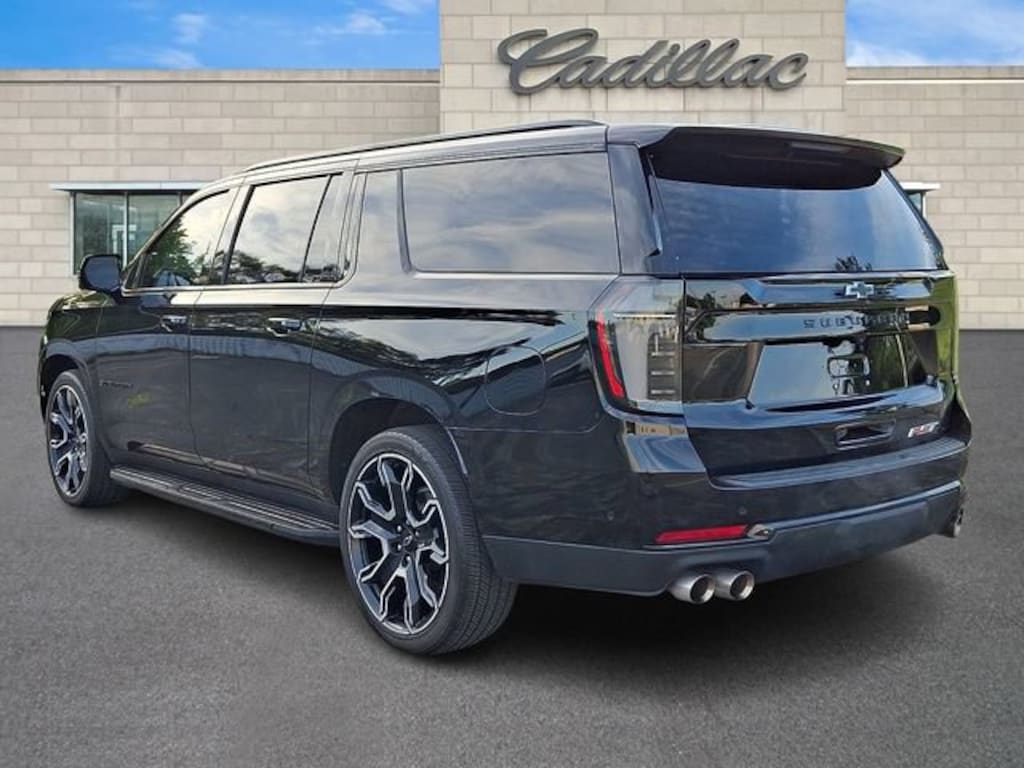 Used 2025 Chevrolet Suburban RST SUV