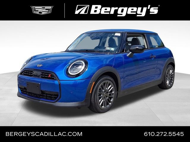 2025 MINI Hardtop Cooper S Signature's photo