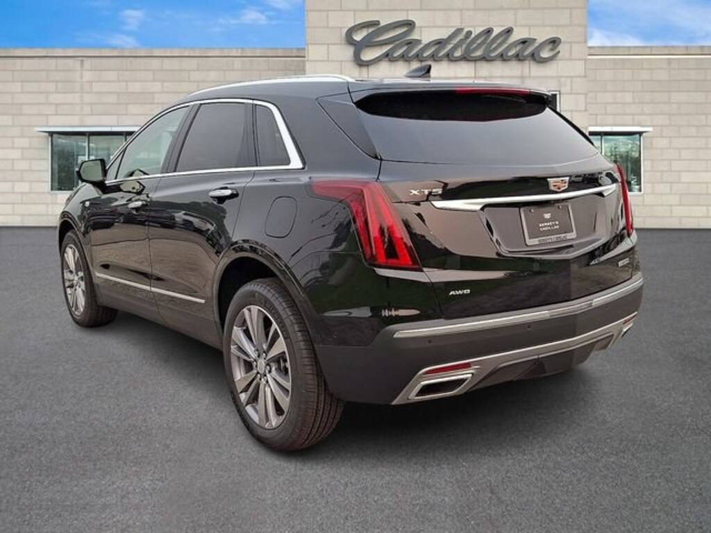 New 2026 CADILLAC XT5 Premium Luxury SUV