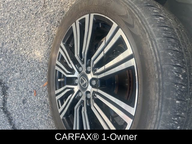 2023 Lexus LX 600 Luxury photo 2