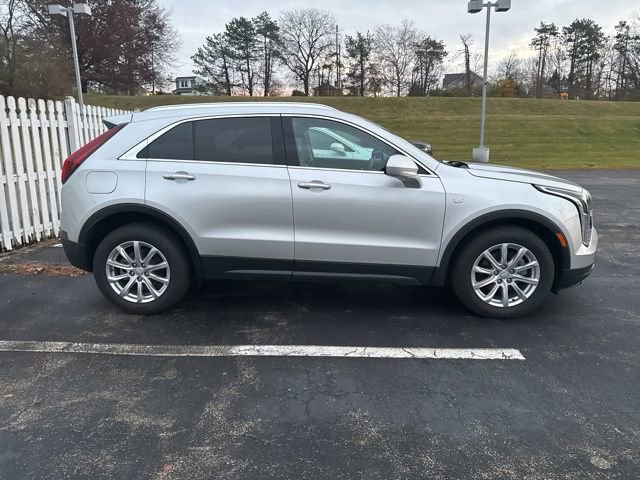 2022 Cadillac XT4 Luxury photo 4