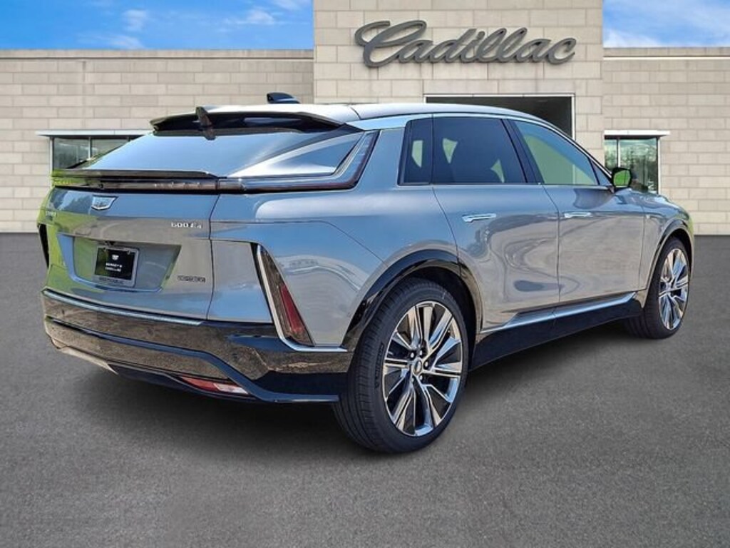 New 2026 CADILLAC LYRIQ Signature Luxury SUV
