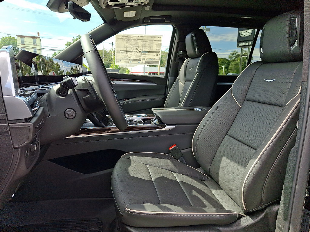 2026 Cadillac Escalade Luxury - Photo 8