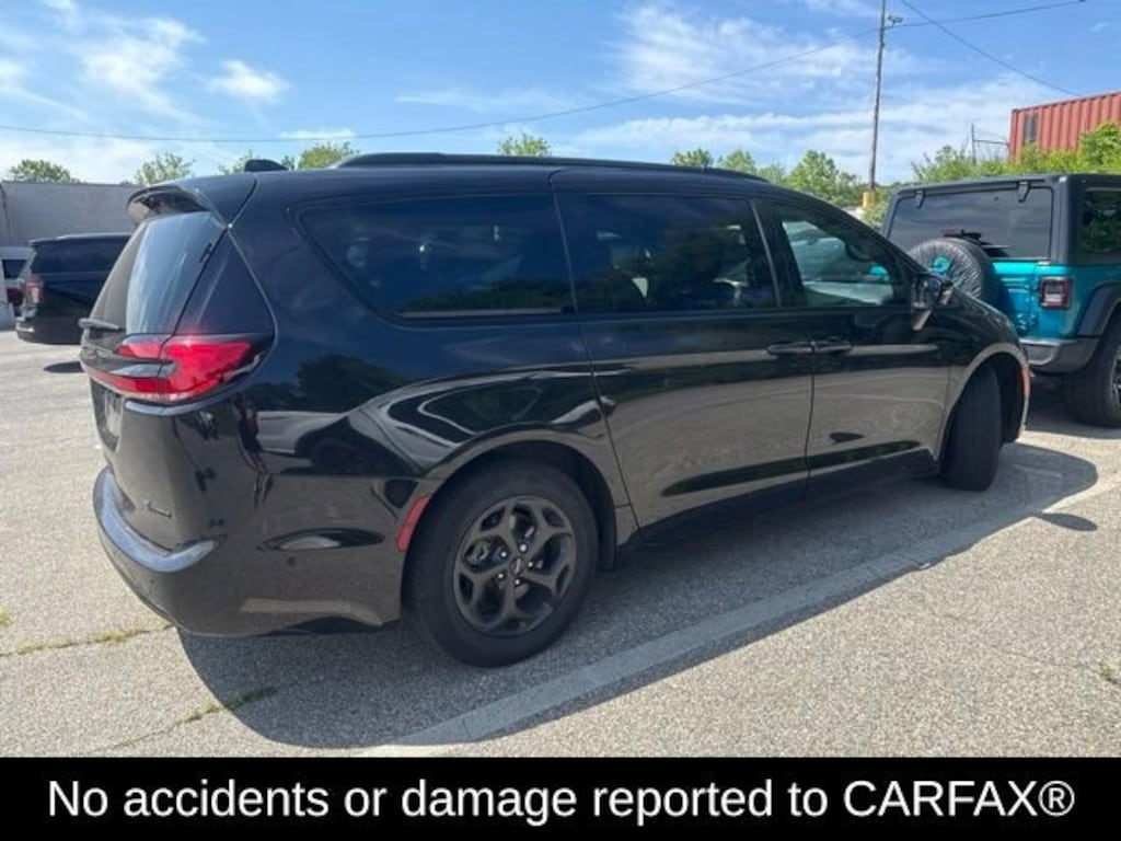 Used 2024 Chrysler Pacifica Hybrid Premium S Appearance Pkg