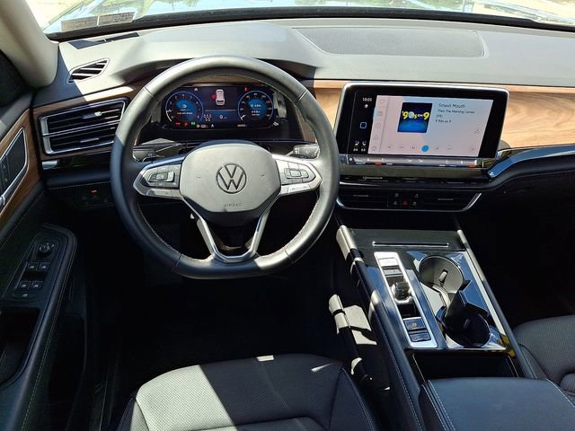 2025 Volkswagen Atlas SE w/Tech - Photo 14