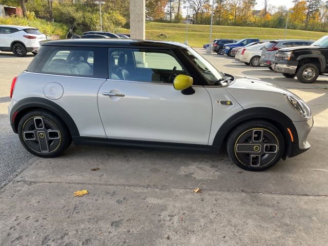 2021 Mini Cooper 2 Door Hardtop SE photo 2