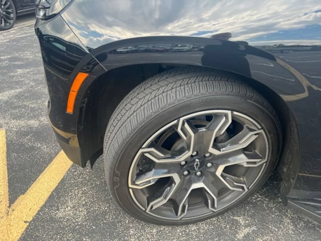Used 2025 Chevrolet Suburban RST SUV