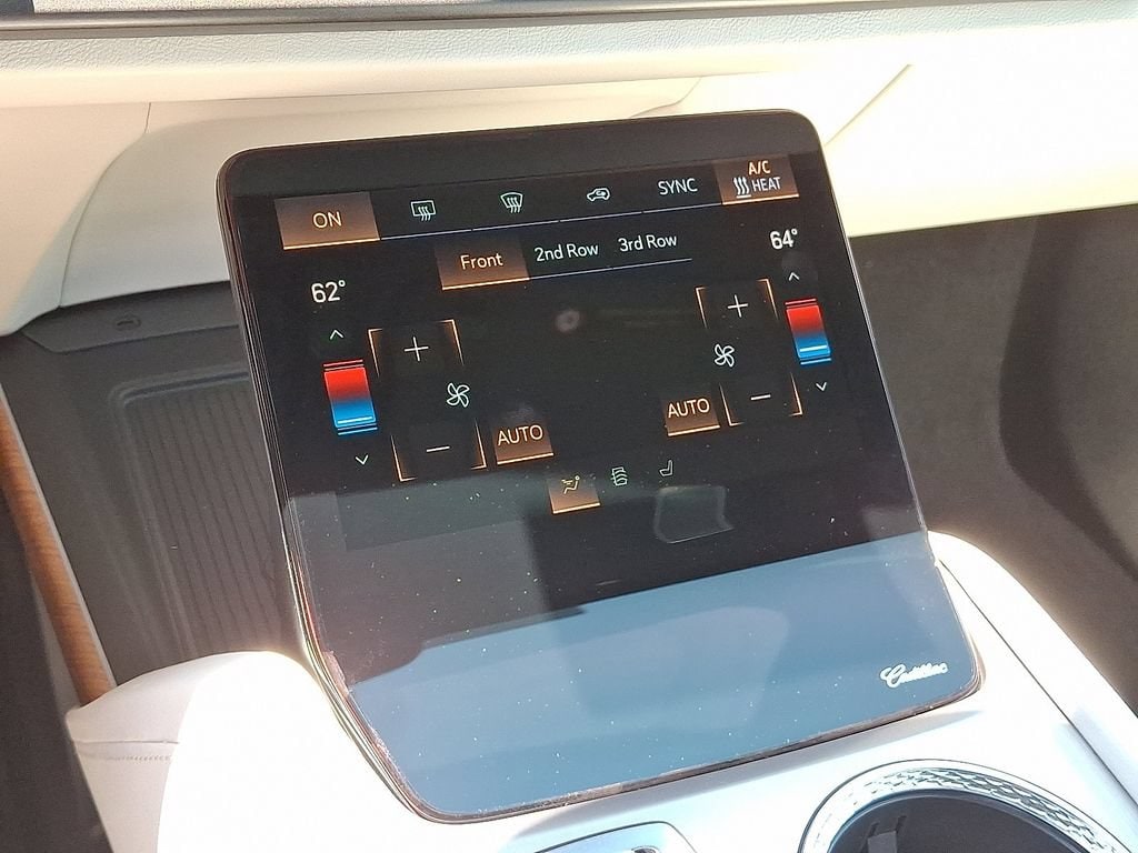 2026 Cadillac VISTIQ Sport - Photo 8